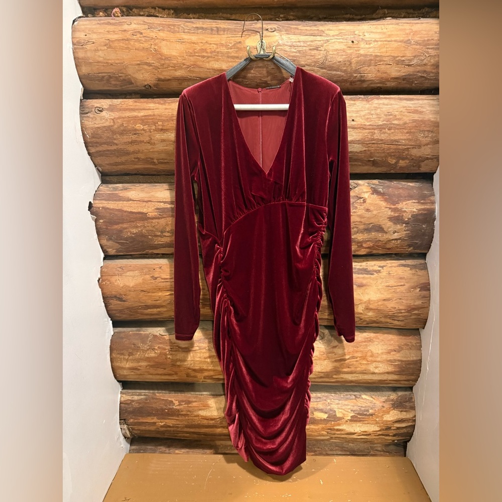 ❤️Gorgeous Elie Tahari Deep Red Velvet Long Sleeve Runched Dress